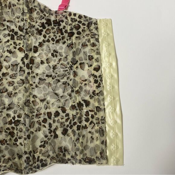 Women's Flirty Hot Pink Lace & Animal Print Coquette Corset Size Large - Picture 4 of 16